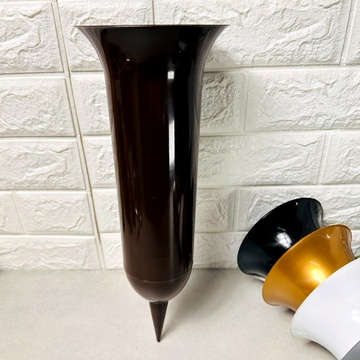 Вулична пластикова ваза зі штирем Коричнева ММ ММ-Пласт