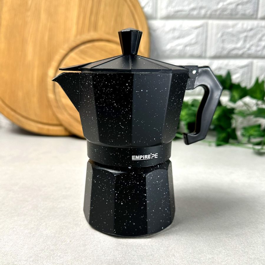 Чёрная гейзерная кофеварка 3 порции EM6602 Empire
