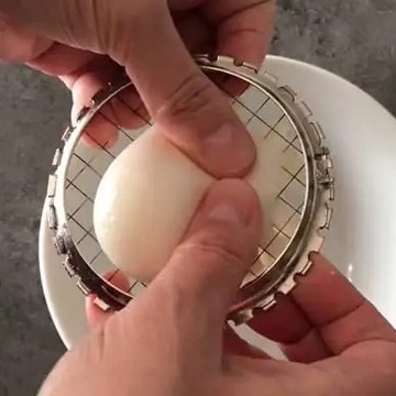 Круглая яйцерезка/салаторезка 8.5 см Большая металлическая Без бренда
