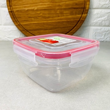 Квадратный пищевой контейнер с крышкой на защипах Фреш 1.5л Ал-Пластик