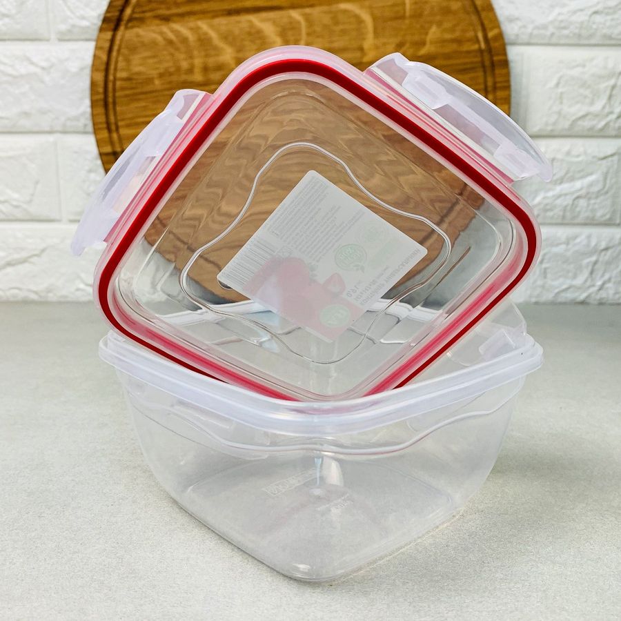 Квадратный пищевой контейнер с крышкой на защипах Фреш 1.5л Ал-Пластик