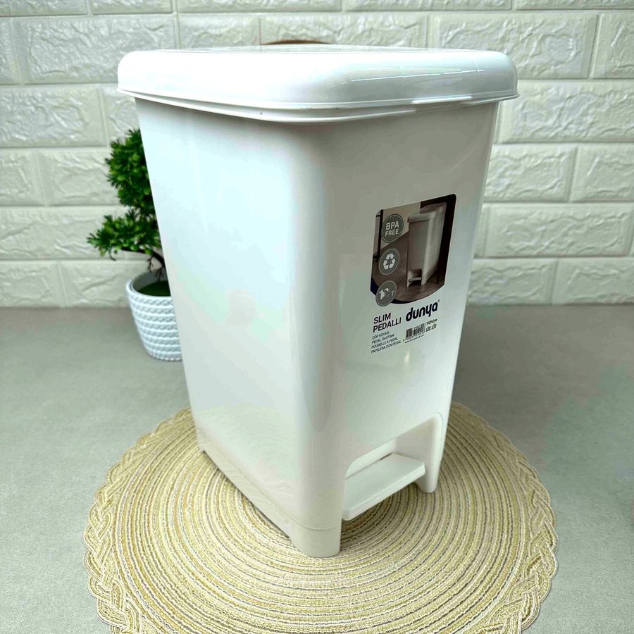 Белое педальное мусорное ведро с фиксатором мусорных пакетов 15 л Слим 01042 Dunya Dunya Plastic