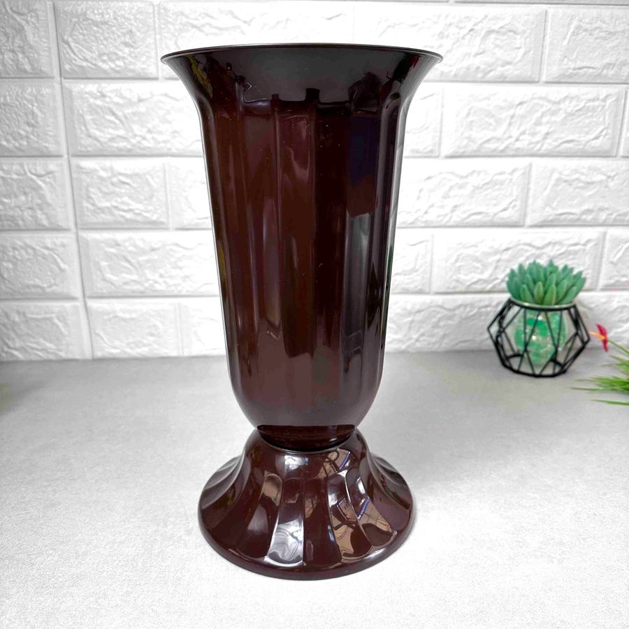 Коричневая устойчивая пластиковая ваза 38см для цветов Флора Алеана Алеана