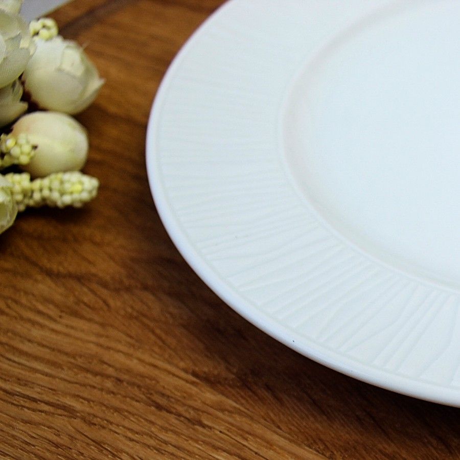 Біла порцелянова тарілка підставна Kutahya Porselen Emotion 250 мм (EM2025) Kutahya Porselen