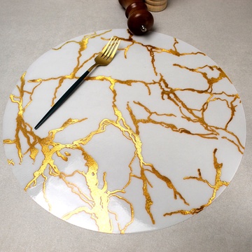 Біла Непромокальна серветка на стіл 38 см Золоті блискавки (К-2) Hell