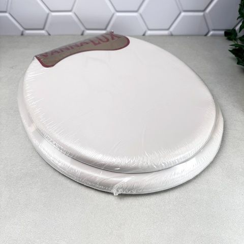 М&rsquo;яке сидіння для унітаза з кришкою 40&times;36,5 см кремове Vanna LUX Vanna LUX