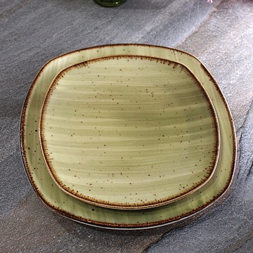 Квадратна порцелянова тарілка зелена Kutahya Porselen "Corendon" 250 мм (GR3225) Kutahya Porselen
