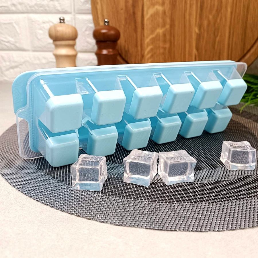 Пластикова форма для льоду Силіконове дно з кришкою на 12 осередків Dunya Plastic