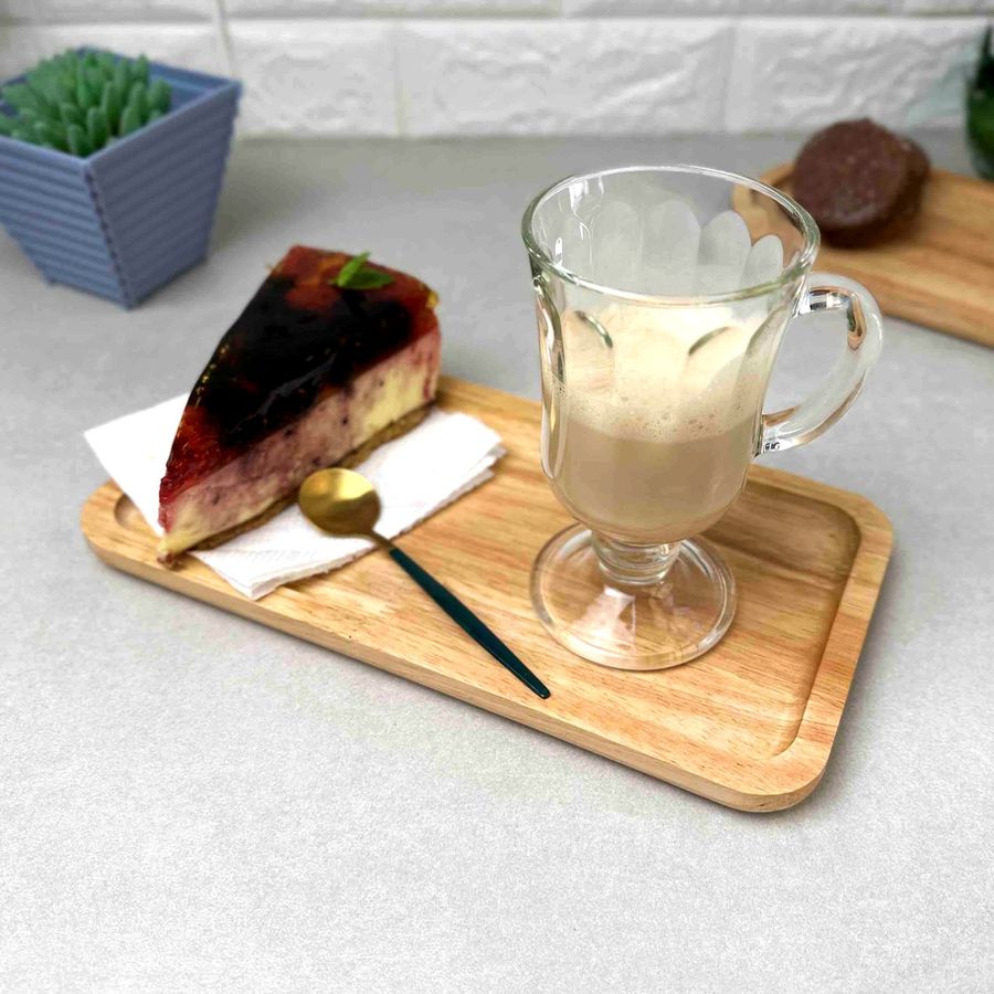 Прямоугольный деревянный поднос для чашки и десертов 28 см Hell