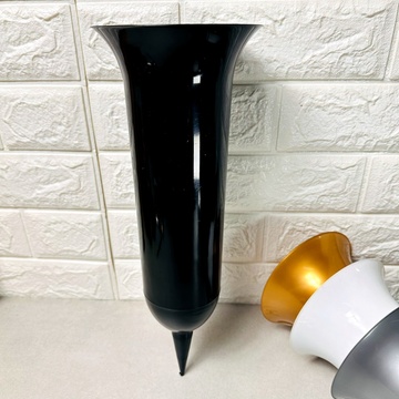 Вулична пластикова ваза зі штирем Чорна ММ ММ-Пласт