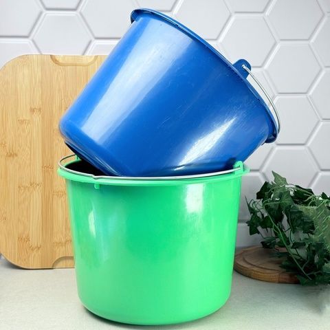 Ведро пластиковое хозяйственное 12 л с металлической ручкой, d30&times;23 см Без бренда