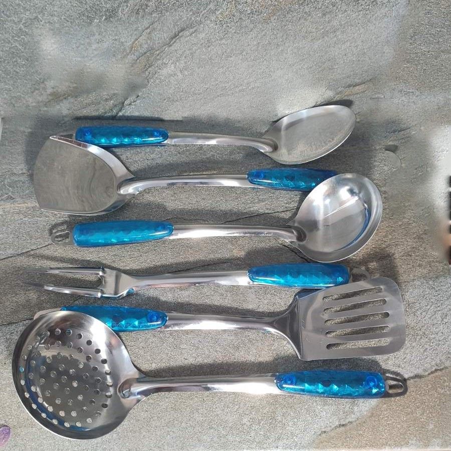 Набір кухонного приладдя на стійці з блакитними ручками HLS 7 предметів (7602) Hell