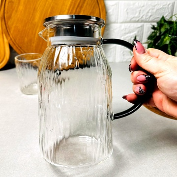 Високий скляний чайник-глечик 1.4 л з ручкою смарагдового кольору Garoza Hell