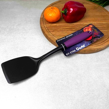 Чёрная пластиковая кухонная лопатка без прорезей 34 см Gusto GUSTO