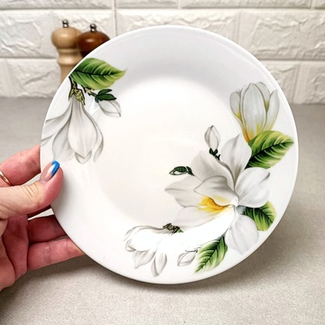 Белая фарфоровая тарелка 18 см Жасмин Hell