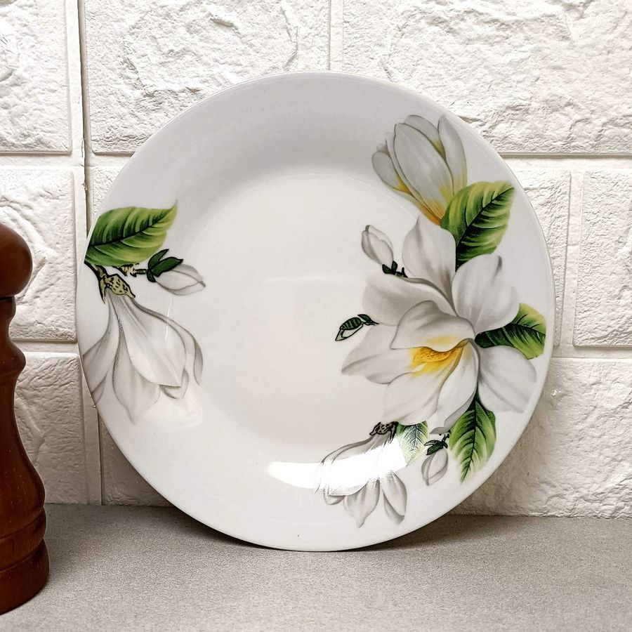 Белая фарфоровая тарелка 18 см Жасмин Hell