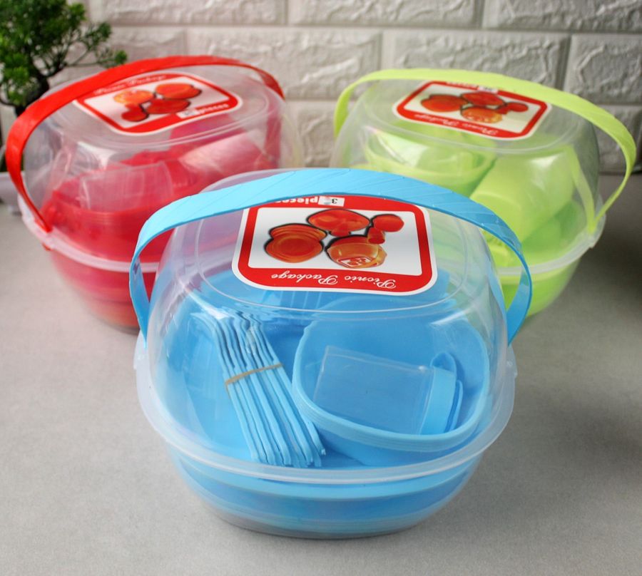 Набор голубой пластиковой посуды для пикника в контейнере на 4 персон 34 предмета Plastar Pak