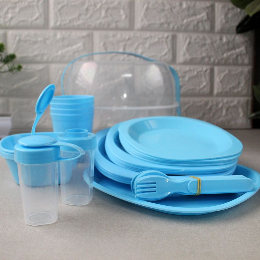 Набір блакитного пластикового посуду для пікніка в контейнері на 4 персон 34 предмета Plastar Pak
