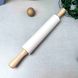 Большая силиконовая скалка для раскатки теста с деревянными ручками 42,5 см Молочная
