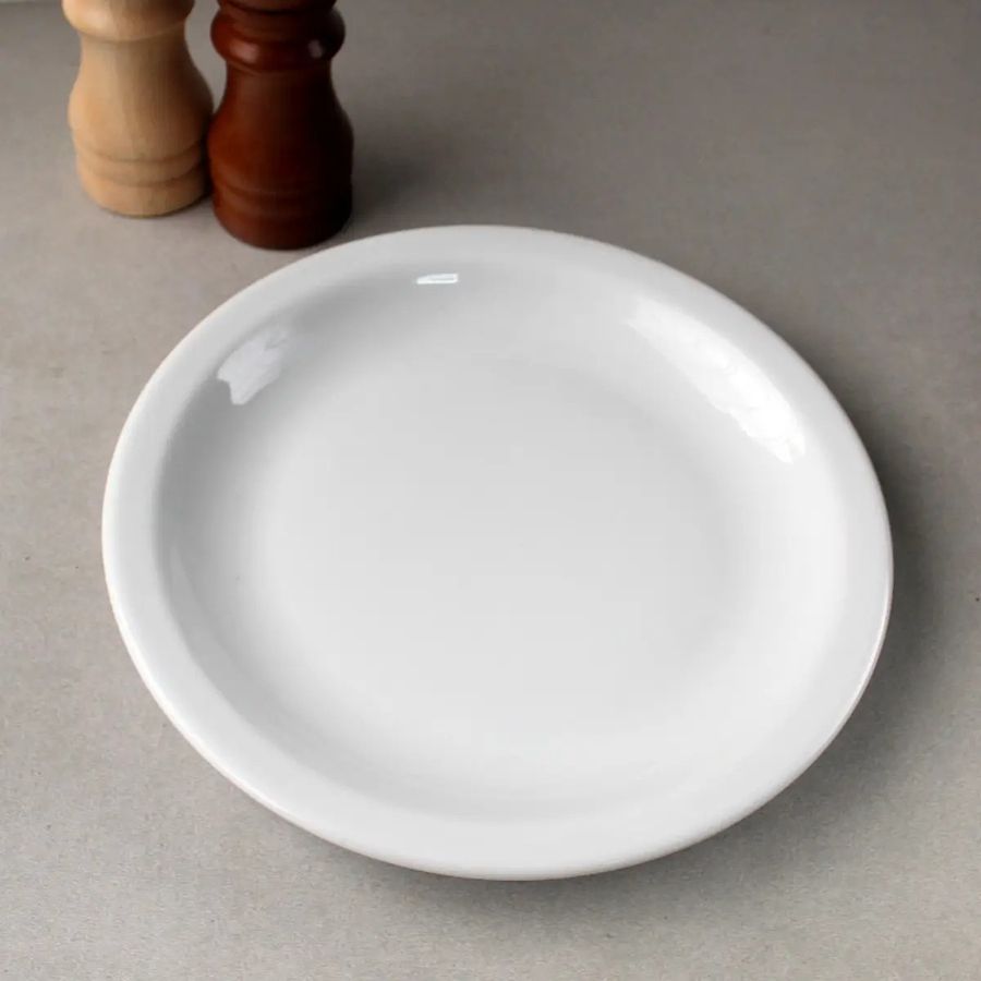 Мелкая плоская тарелка от польского производителя Lubiana Ameryka 185 мм (130) Lubiana