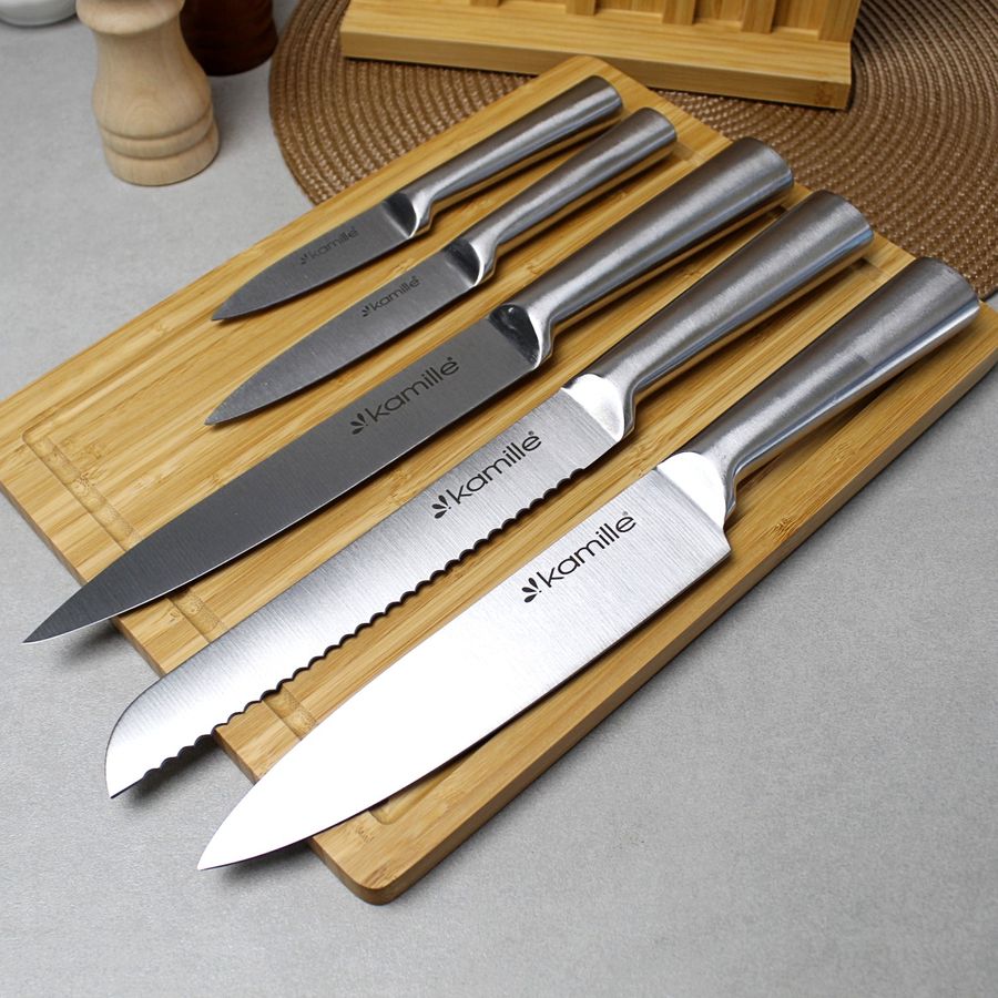 Набір кухонних ножів з обробною дошкою на дерев'яній підставці Kamille