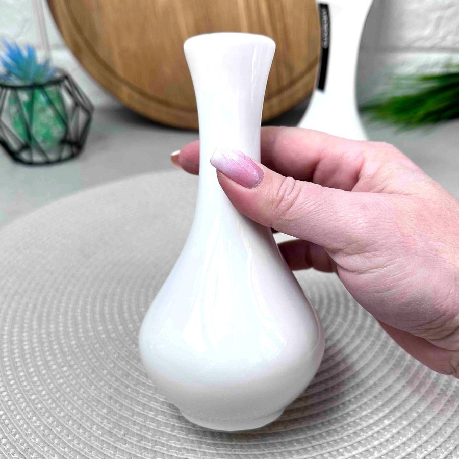 Маленька фарфорова ваза біла для квітів ARDESTO Imola, 15х8 cm Ardesto