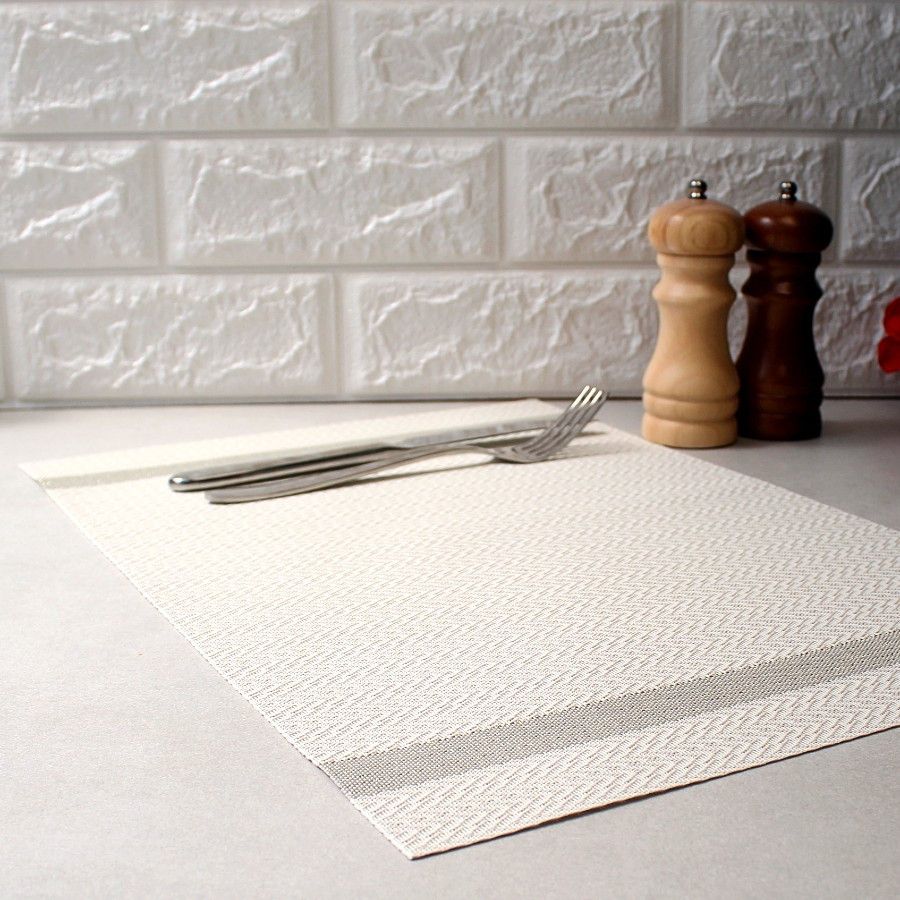 Белая сервировочная салфетка под тарелку с люрексом 30х45см (8-А) Hell