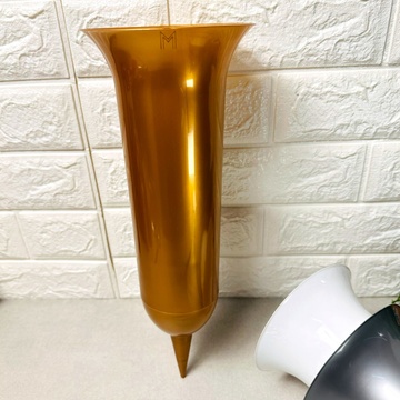 Вулична пластикова ваза зі штирем Золото ММ ММ-Пласт