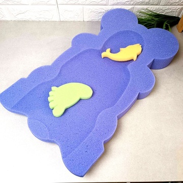Поролоновый матрасик для купания новорожденного Spongelle