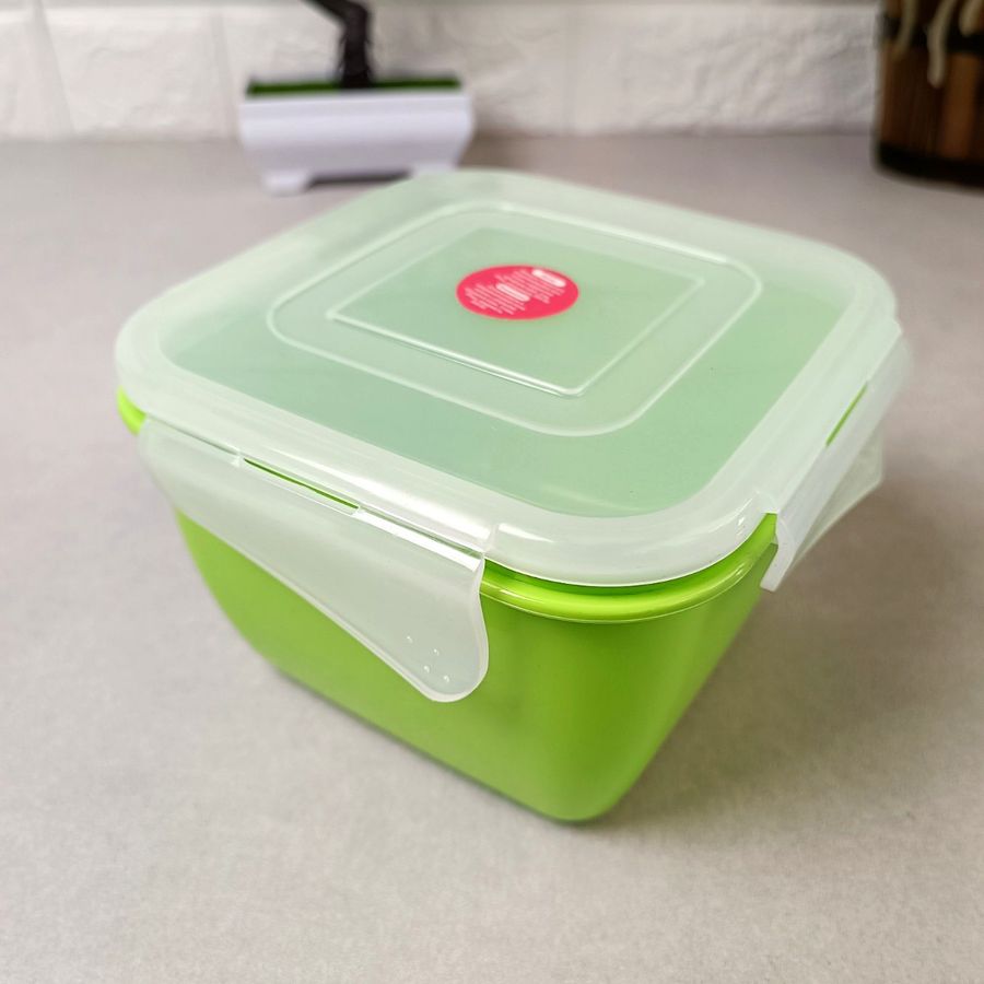 Квадратний пластиковий харчовий контейнер 0.9 л Фієста Алеана