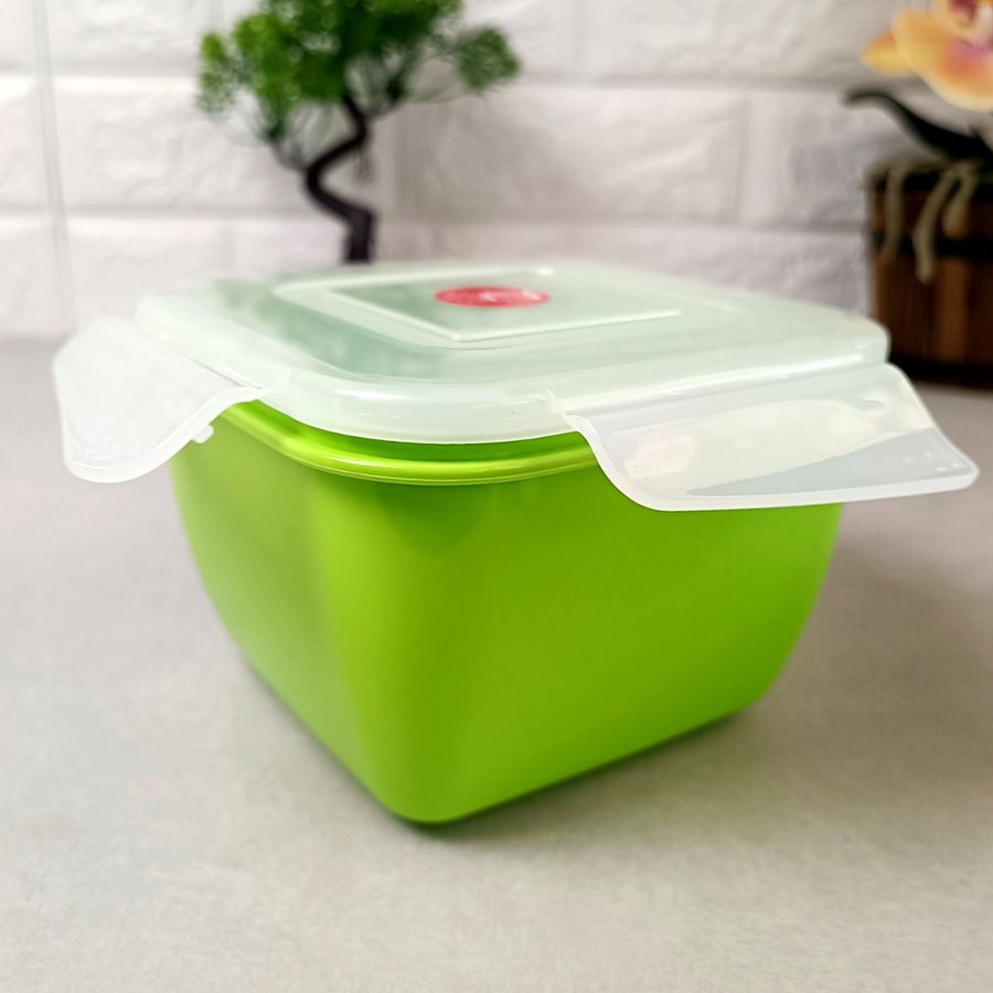 Квадратный пластиковый пищевой контейнер 0.9 л Фиеста Алеана